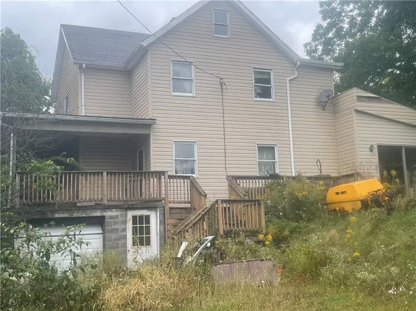 1102 McAdams Rd, Washington, PA 15301