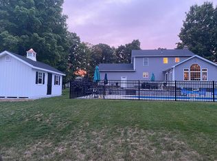 274 N Grand St, Suffield, CT 06078