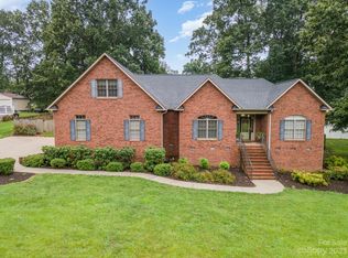 150 Saddle Wood Ln, Statesville, NC 28625