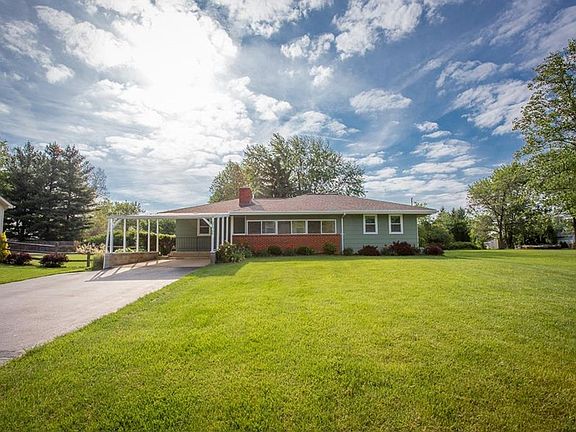2nd image of 2085 Yuma Dr