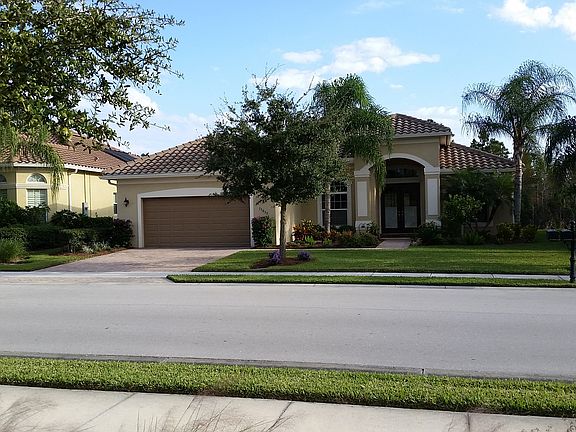 2nd image of 11055 Surrey Pl