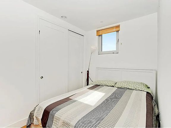 4th image of 4427 Purves St APT 7F