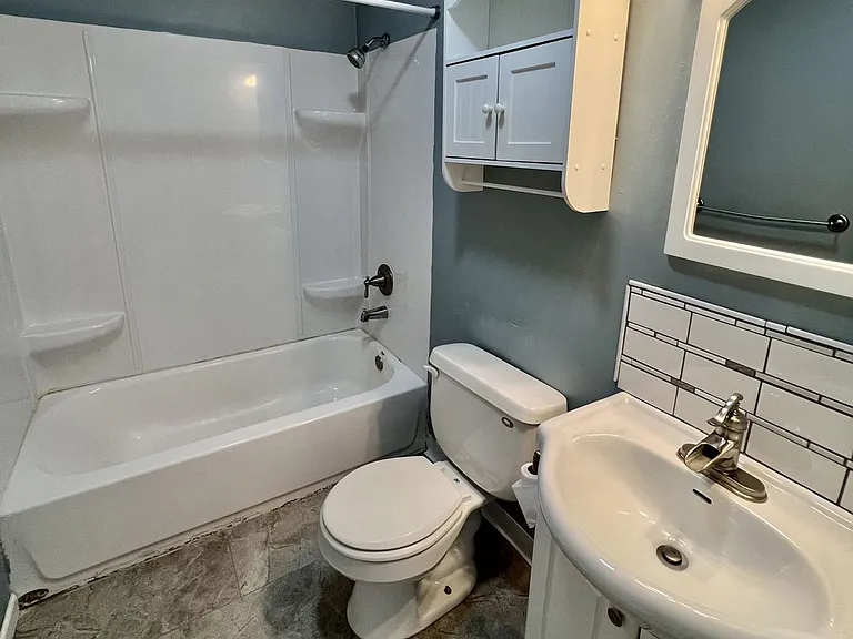 1426 Dillon Dr — Photo 10