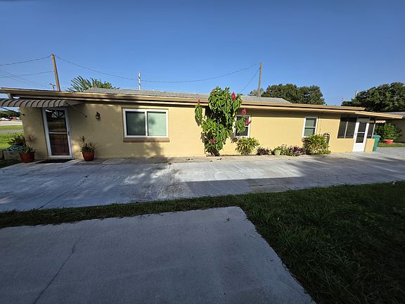 2nd image of 4321 Kirby Loop Rd #1