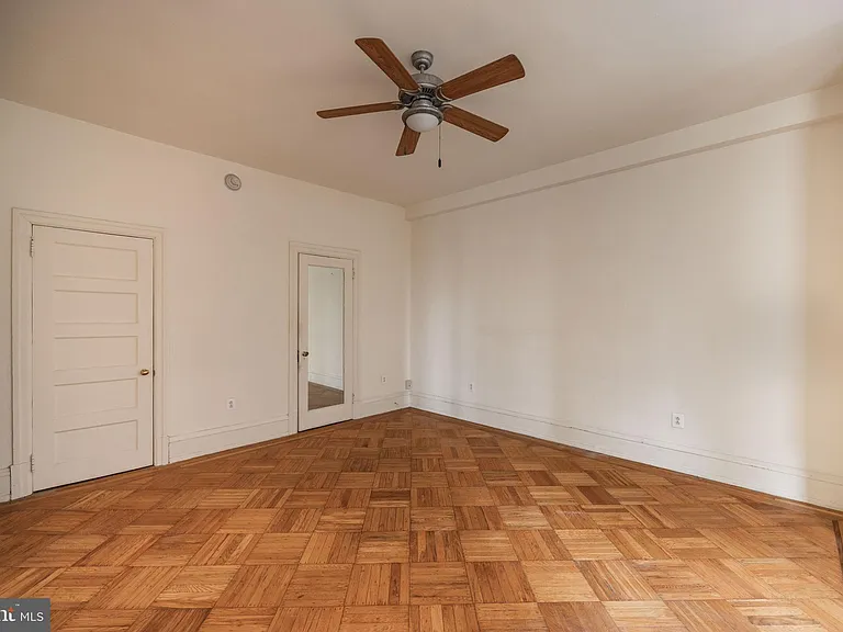 250 S 13th St #4D — Photo 9