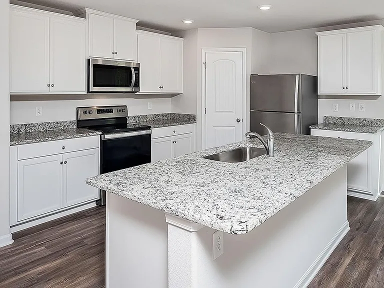 521 Hawley St — Photo 1