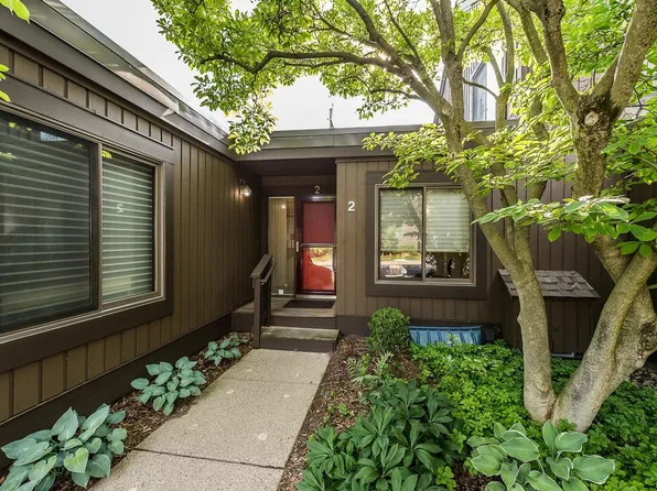 2 Haverhill Ct, Ann Arbor, MI 48105