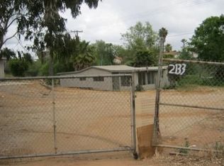 2133 N Santa Fe Ave, Vista, CA 92084