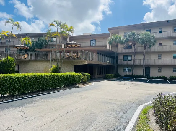 9300 SW 8th Street #421, Boca Raton, FL 33428