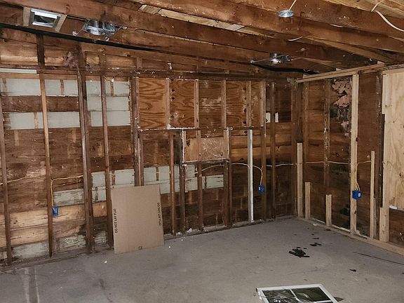 4th image of 5772 Saint Gerard Ave