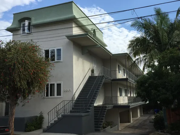 2219 4th St #2, Santa Monica, CA 90405
