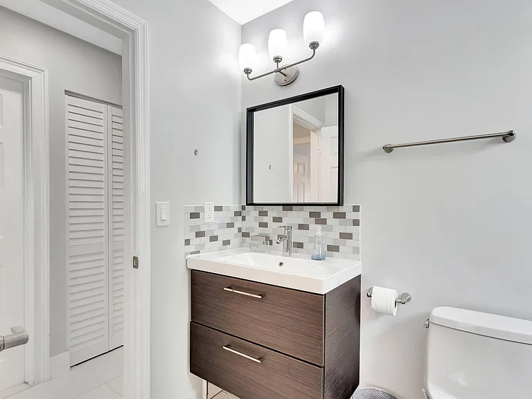 7 Wyndham Ln — Photo 32