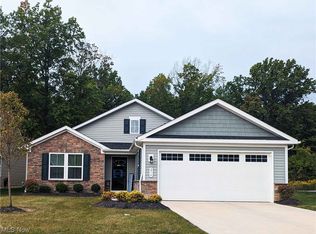 216 Hidden Cv, Amherst, OH 44001