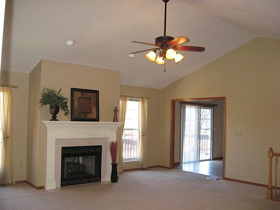 3rd image of 3600 Darice Ln