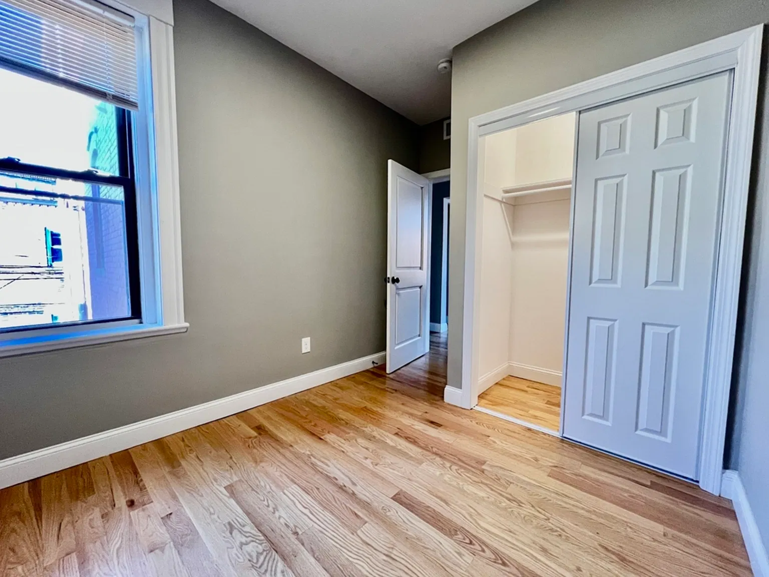 5 bed, $6,200 — Photo 4