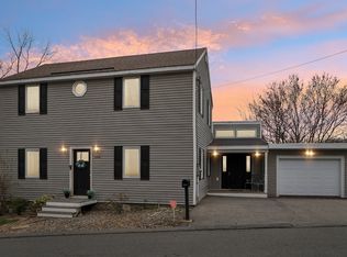 240 Old Marsh Hill Rd, Dracut, MA 01826