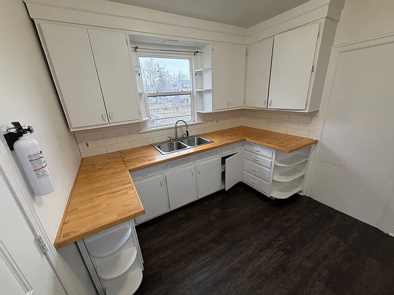Convenient Community in Hillyard - 3018 E Everett Ave — Photo 5