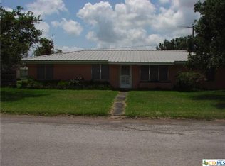 1005 Tallow Dr, Refugio, TX 78377