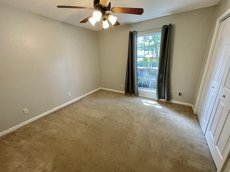 Guest bedroom 1