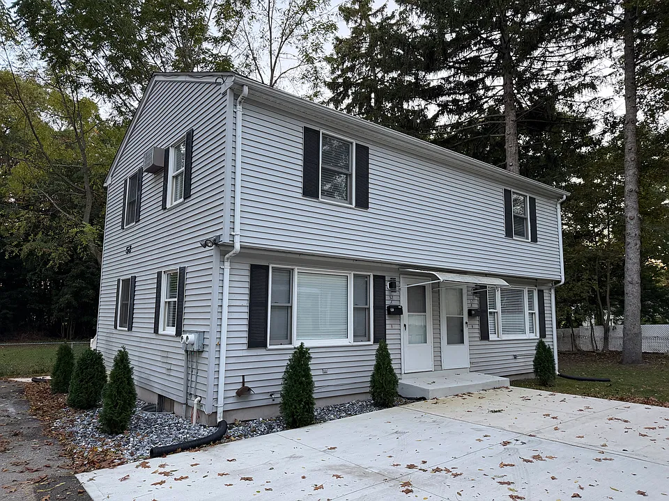 52 Price St #B