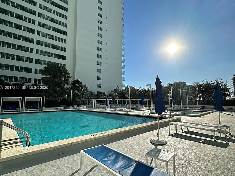 1800 N Bayshore Dr #2315 — Photo 40