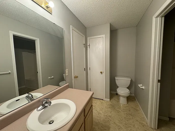 10634 N Locust Ct — Photo 10