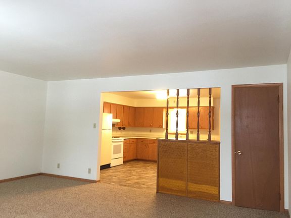 3rd image of 510 Arthur Pl