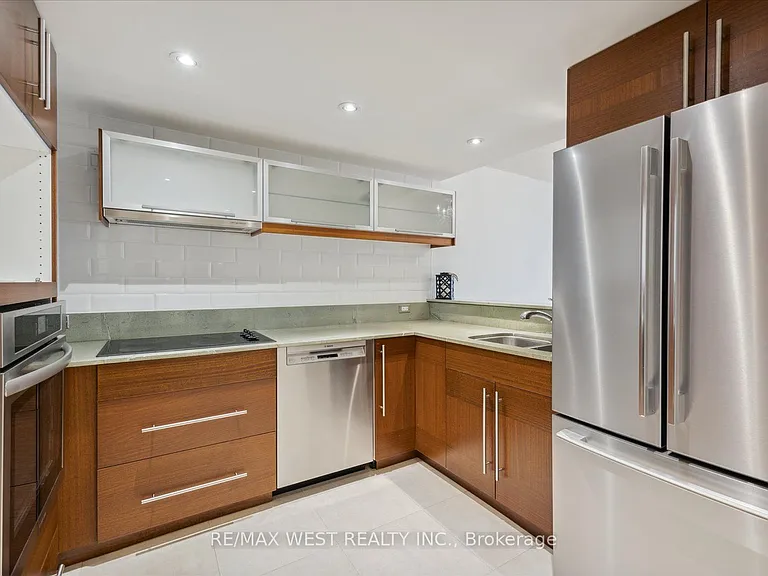 225 Davenport Rd #503 — Photo 8