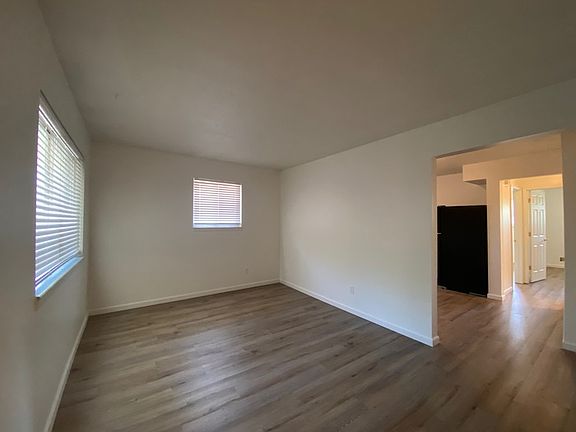 2nd image of 3329 S Oxford Ave #B