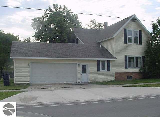 2nd image of 410 Blair St