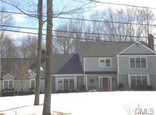 75 Ironwood Rd, Trumbull, CT 06611