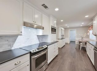 3406 Peachtree Ln, Pantego, TX 76013