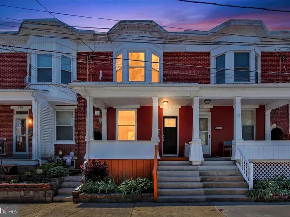 212 W 4th St, Waynesboro, PA 17268