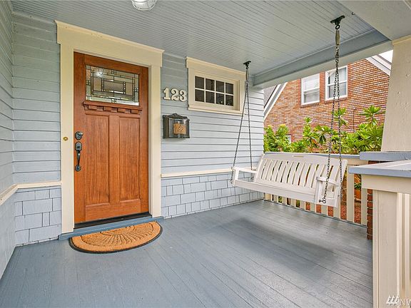 4th image of 123 SE 18th Ave