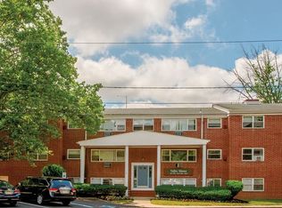 Valley Manor Apartments, Edison, NJ 08817