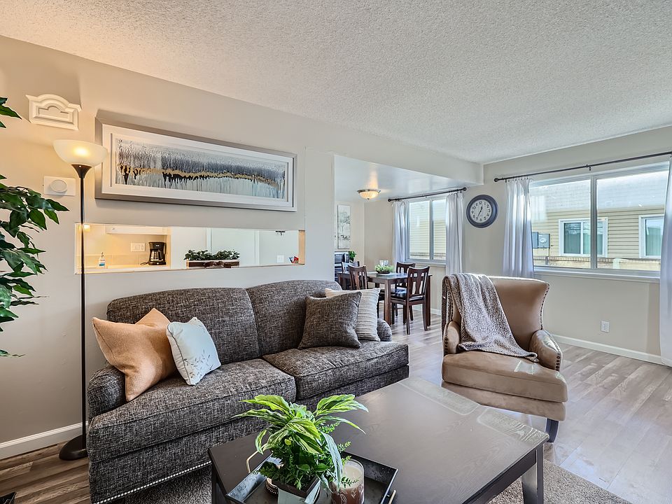 Living room / family room