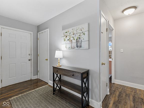4th image of 2823 Shakespeare Dr