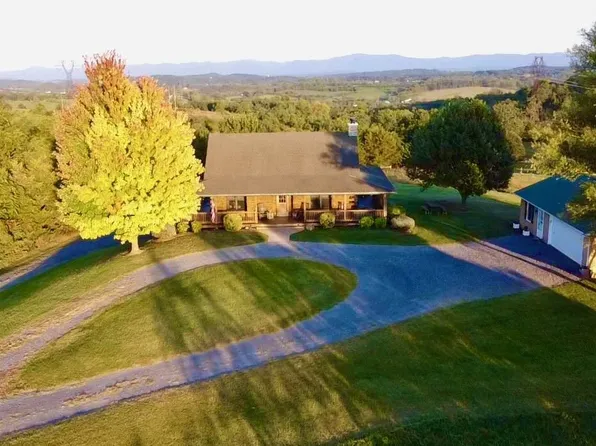 279 Walnut Valley Ln, Weyers Cave, VA 24486