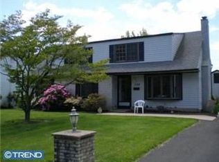 1328 Beverly Rd, Warminster, PA 18974