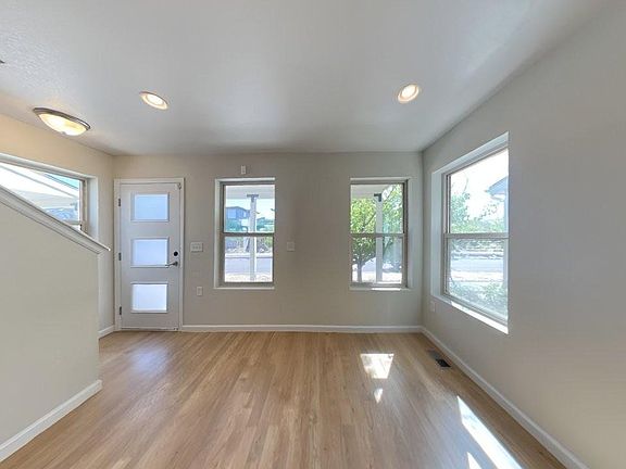 2nd image of 5823 Boston St
