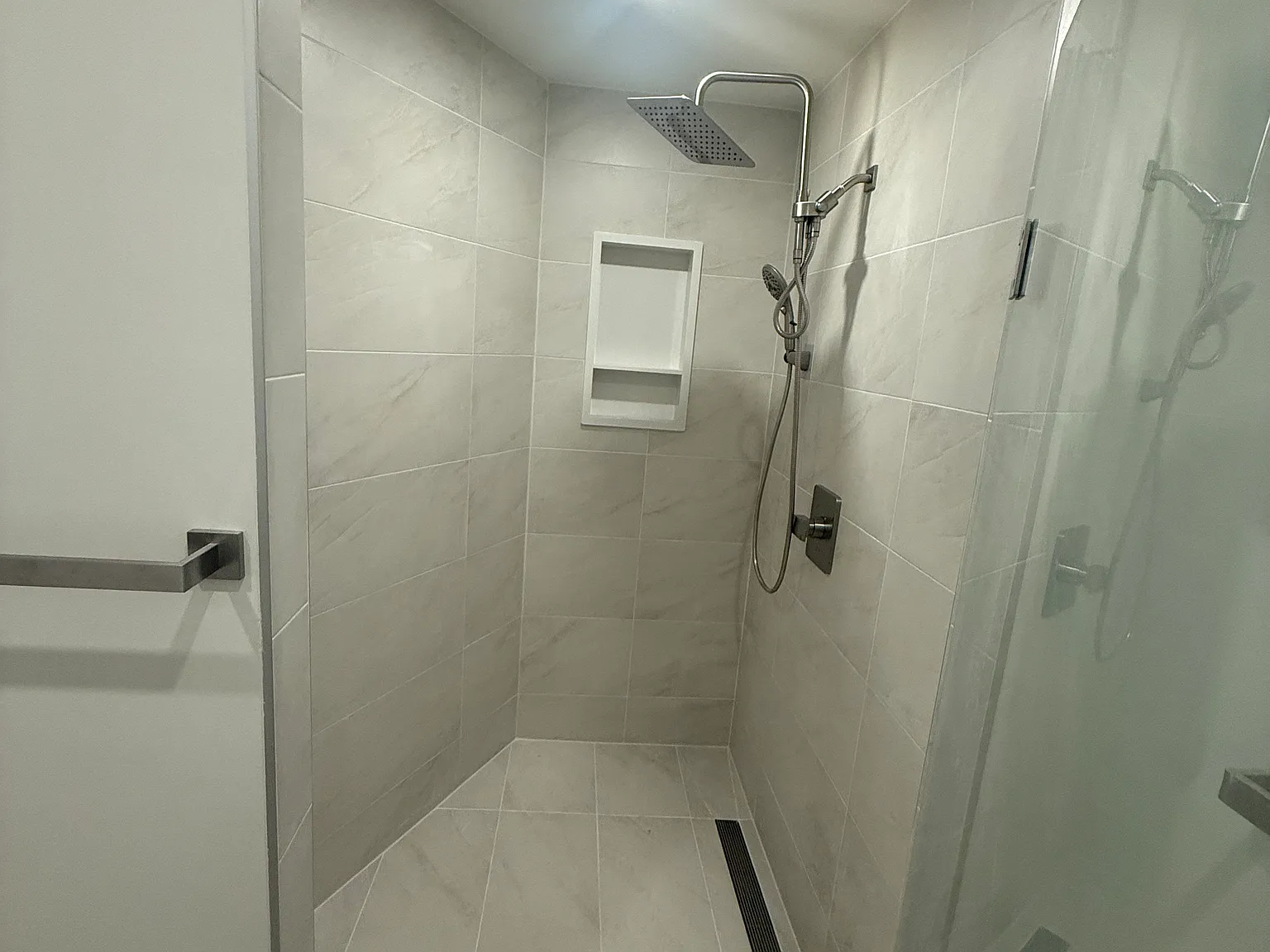 2 bed, 780 sqft, $5,750 — Photo 3