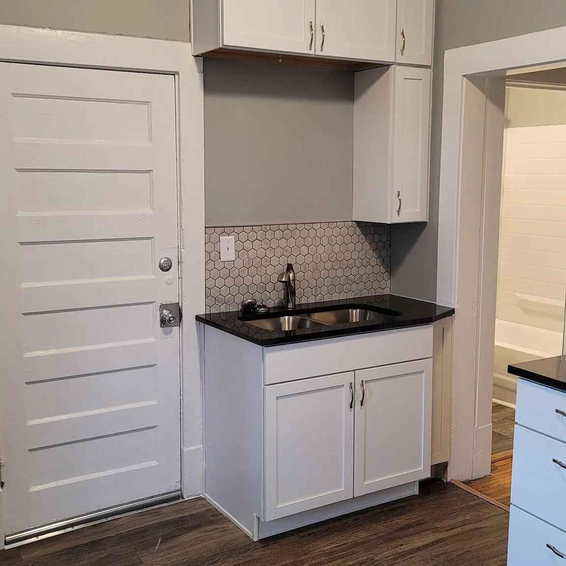 2 bed, $1,050 — Photo 2