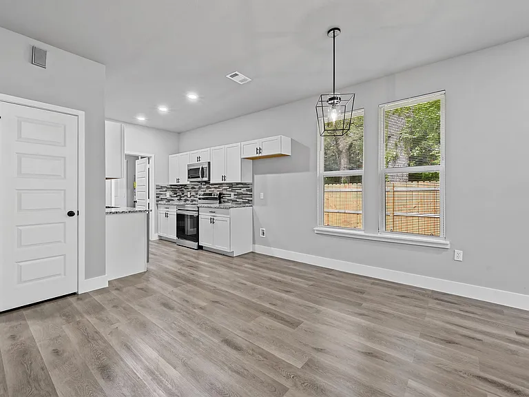6147 Shawnee Dr — Photo 4