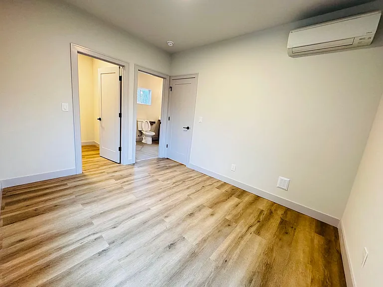 323A Martin Luther King Jr Way S — Photo 6