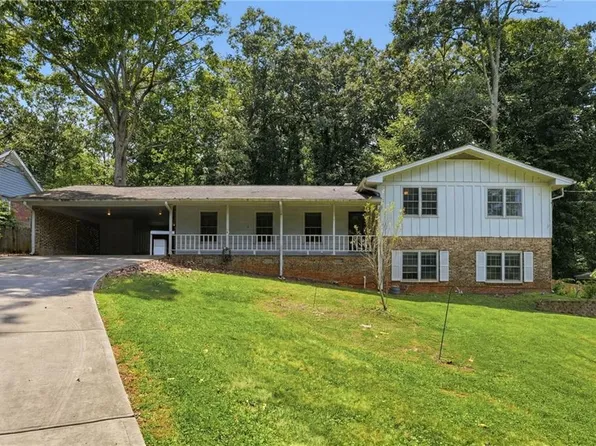 4362 White Oak Dr, Sugar Hill, GA 30518
