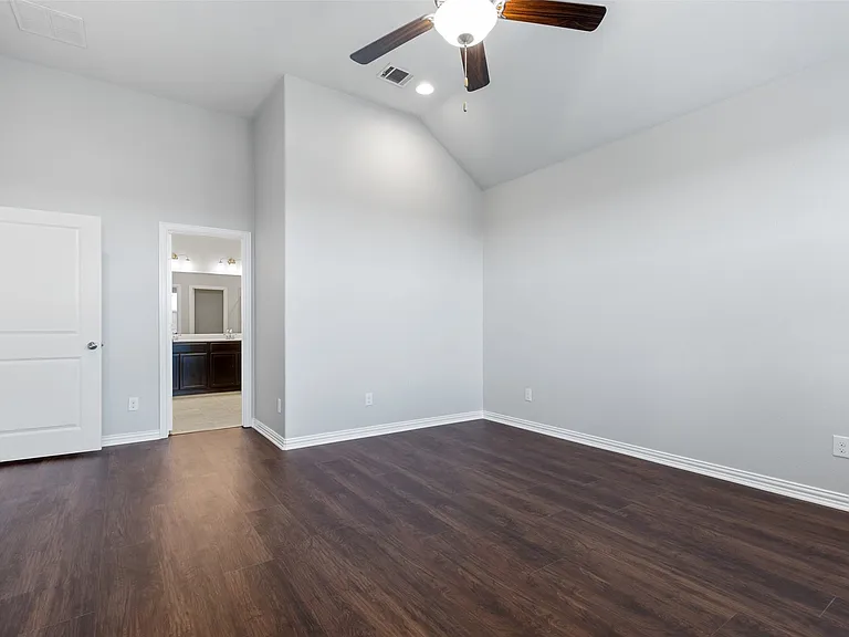 912 Slate Ln — Photo 17