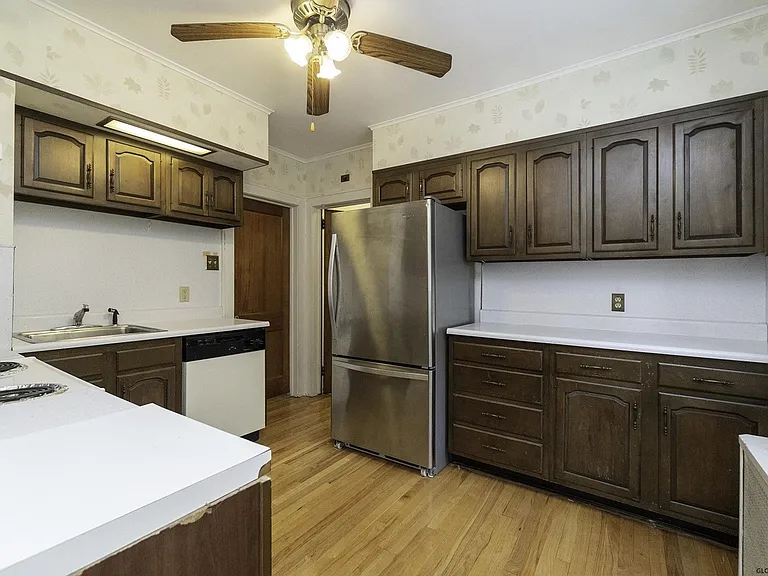 110 Hollywood Ave #1 — Photo 20