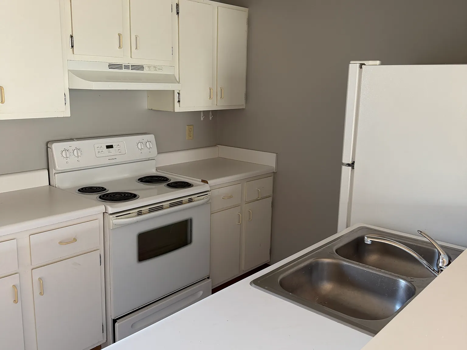 2 bed, 1.5 bath, 1093 sqft, $1,425 — Photo 3
