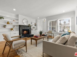 15735 Morrison St, Encino, CA 91436