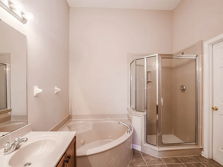 1513 Pemberton Ln — Photo 12